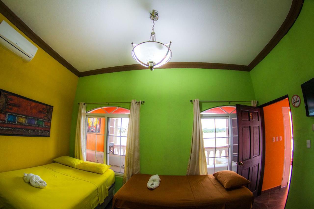 Hostal Casa De Grethel Flores Esterno foto
